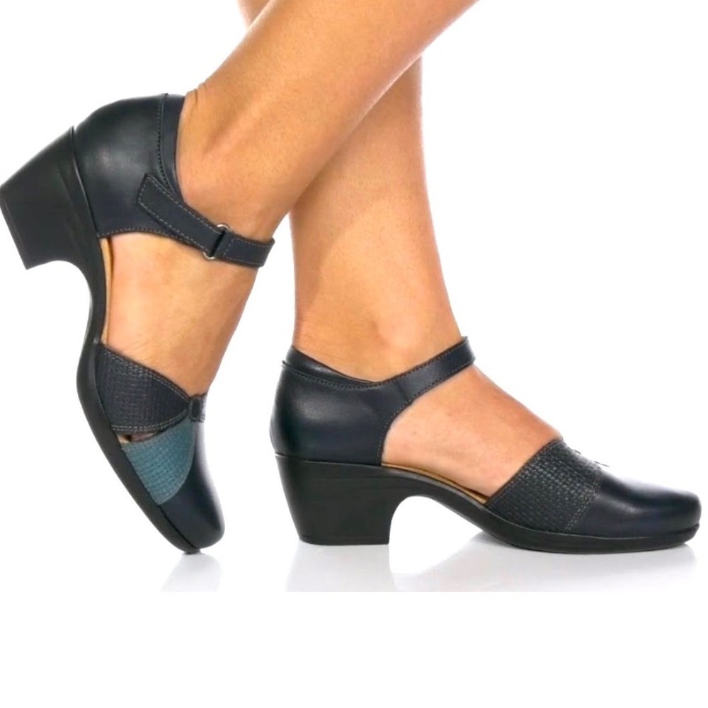 Clarks Emily Rae Mary‎ Jane Pumps Shoes Women 10 Navy Blue Woven Block Heel
